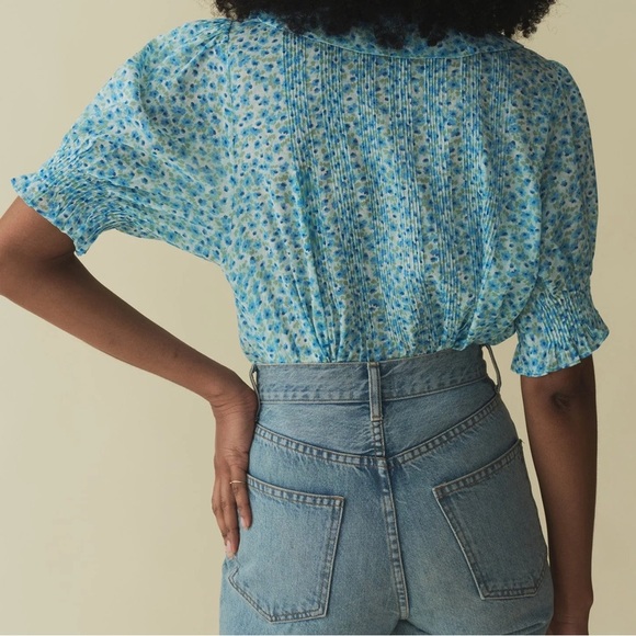 NWT Doen Henri Cotton Ruffle Pintuck V Neck Floral Blouse Top Bleu Daisy Fields - Picture 3 of 10